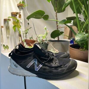 New Balance Men’s 10.5 Quick Fuelcore Black and Gray Sneakers